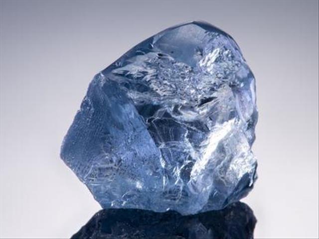 Rare blue SA diamond fetches millions | News Article