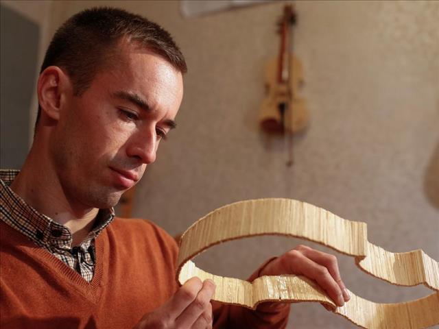 Ukrainian artist strikes a chord with matchsticks | News Article