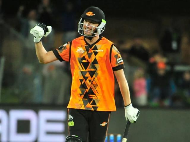 Marais and Morris magic helps Giants go top | News Article