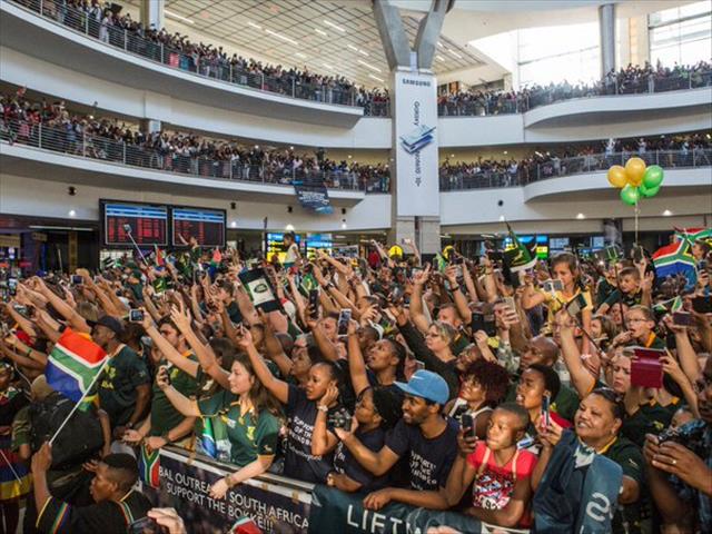 'Arriving home to this wonderful support is the cherry on top' - Kolisi | News Article