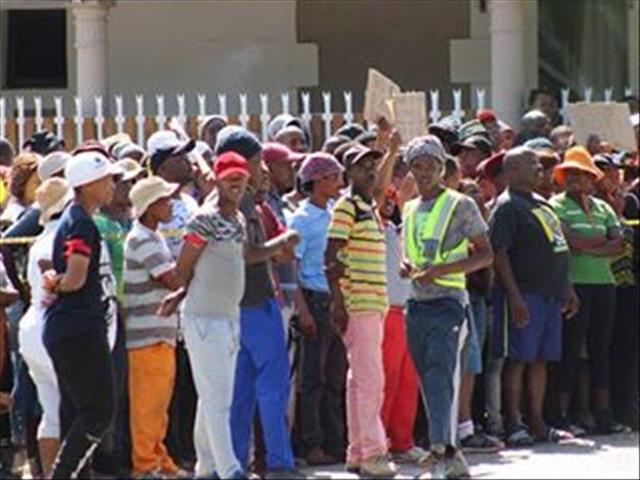Koffiefontein parents demand FS Education MEC to address them | News Article