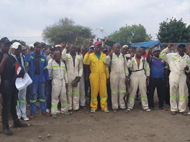 Police use rubber bullets to disperse NW mineworkers  | News Article