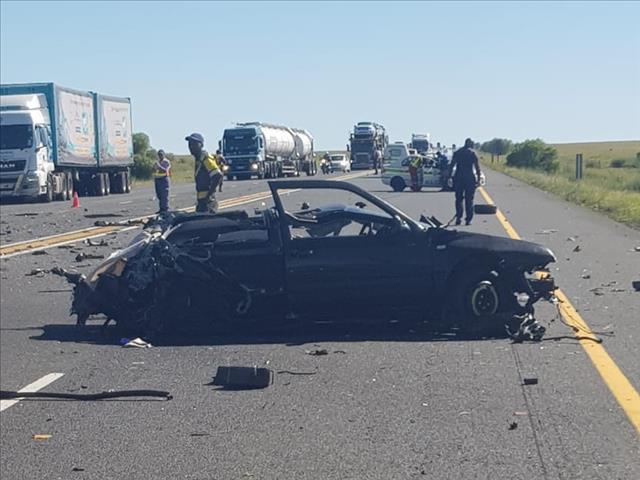 Vier mense dood op N1 | News Article