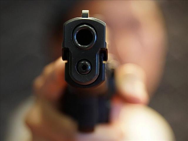 Bloemfontein official shoots, kills knife-wielding taxi driver  | News Article
