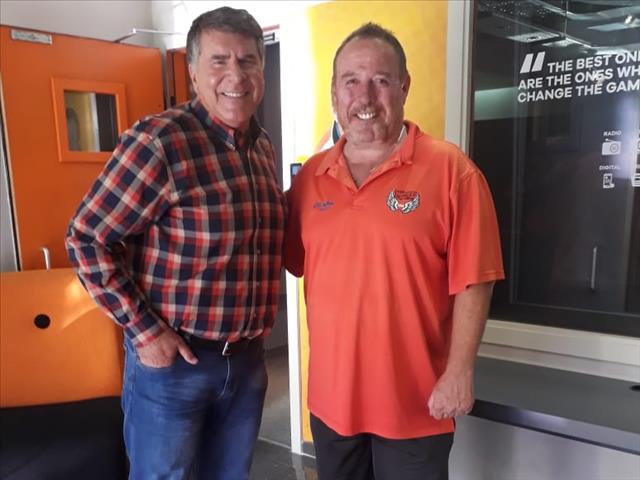 Just Plain Drive: Johan Stemmet op The Hang Out  | News Article