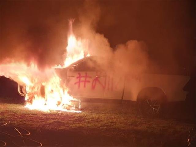 Sanco calls for calm following 'Kill the boer' bakkie torching | News Article