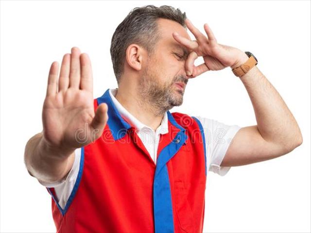This guy should probably be kicked off the plane | News Article