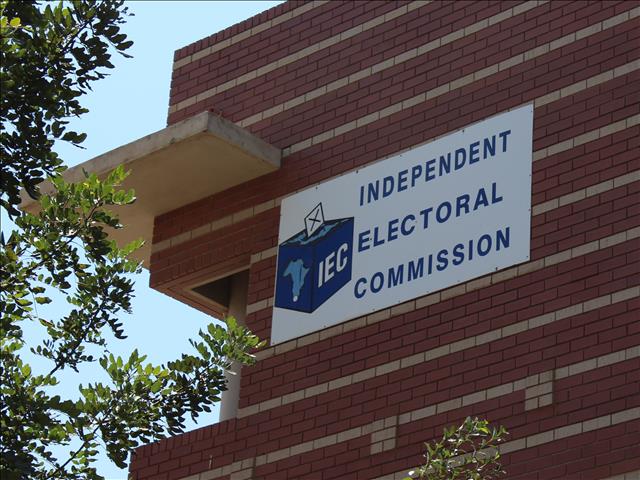 Bad weather, protests affect voter registration weekend  | News Article