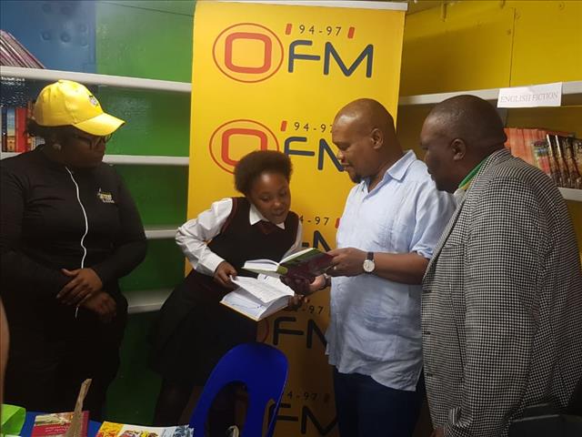 OFM hands over Transnet container library | News Article
