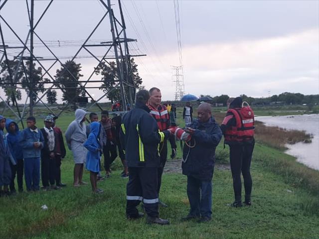 Mlamleli to visit family of 9-year-old girl who drowned in flash floods  | News Article
