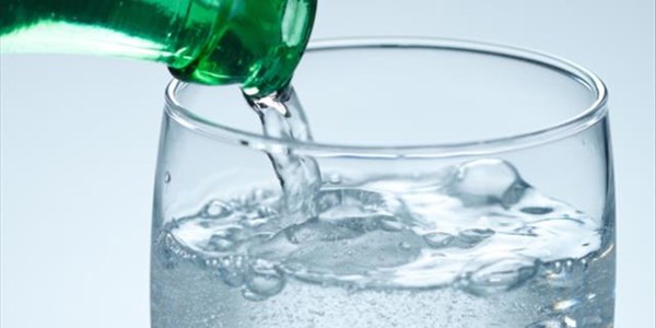 Sparkling water = CLEANER face? | News Article