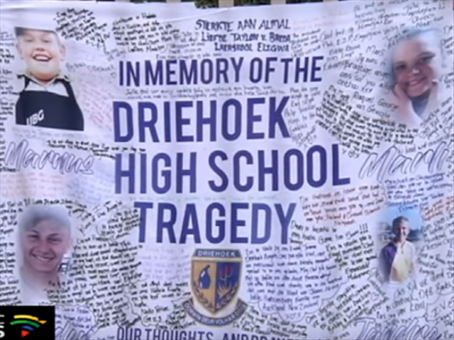 Three #HoërskoolDriehoek learners laid to rest today | News Article
