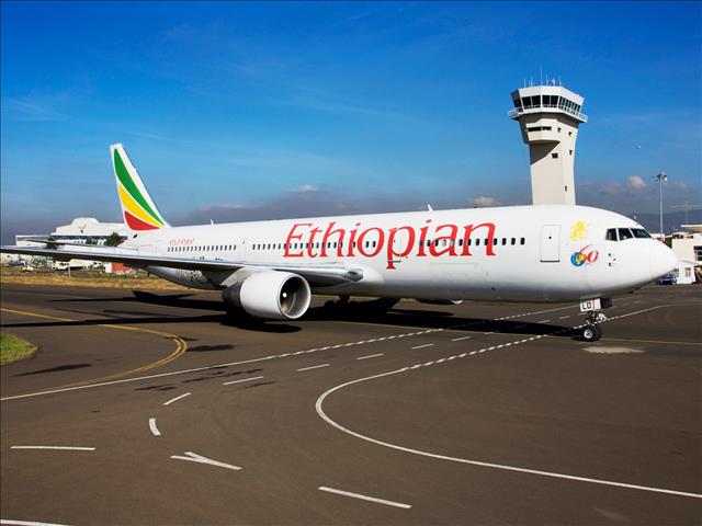 Twitter users lambast Comair for flying similar Boeing 737 that crashed | News Article