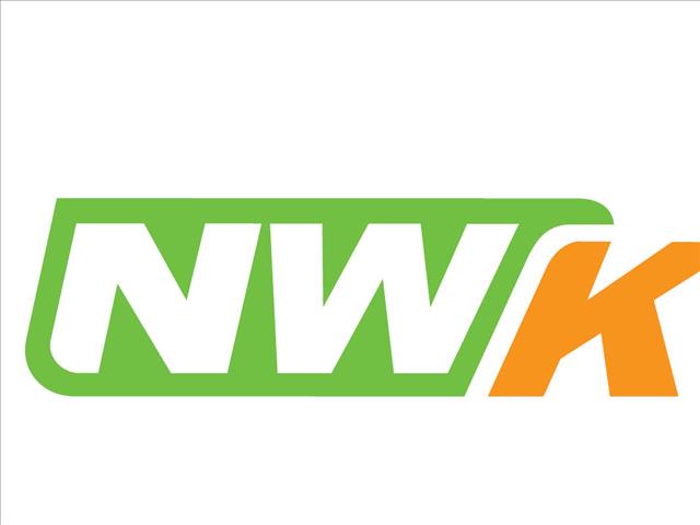 NWK-insetsel: Pieter Möller praat met Hansie Viljoen, leierboer van Noordwes | News Article