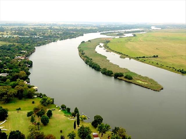 #VaalRiverProject: SANDF in Emfuleni despite unhappiness of municipal workers  | News Article
