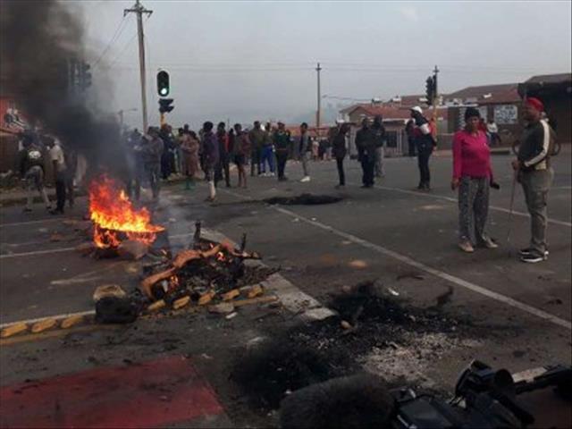 Protests spread across South Africa | News Article
