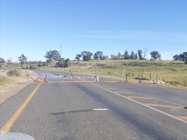 Marquard unrest intensifies, angry protesters stone cars | News Article