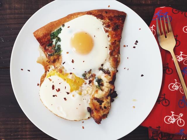 Your Weekend Breakfast Recipe - THE BEST WAY TO EAT LEFTOVER PIZZA | News Article