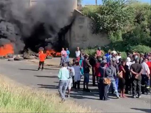 WATCH: Twelve arrested in violent Kroonstad protests  | News Article
