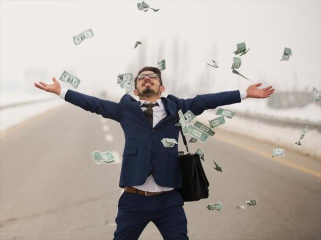 -TBB- Who spends more money on non-essential items, MEN or WOMEN? | News Article