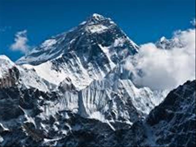 Saray Khumalo conquers #Everest | News Article