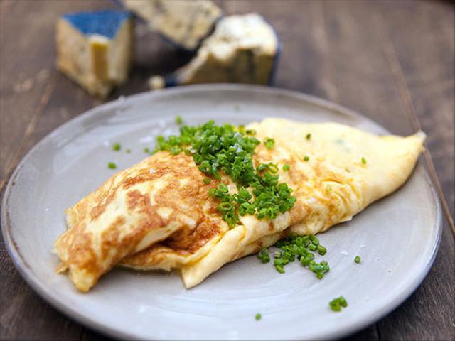 Your Weekend Breakfast Recipe - Blue cheese and mushroom omelette | News Article
