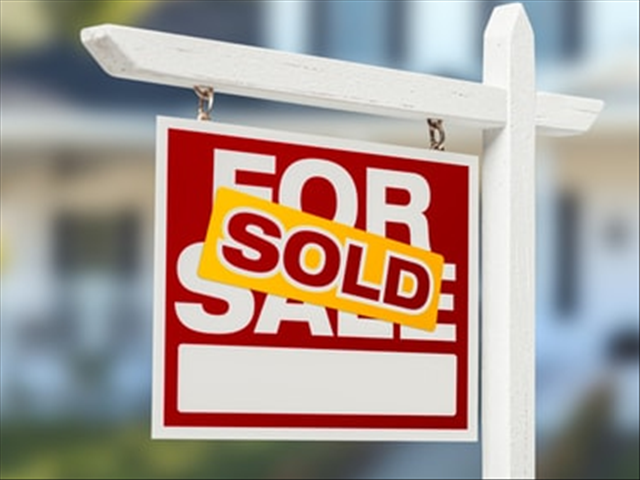 Property market currently oversupplied - FNB report | News Article