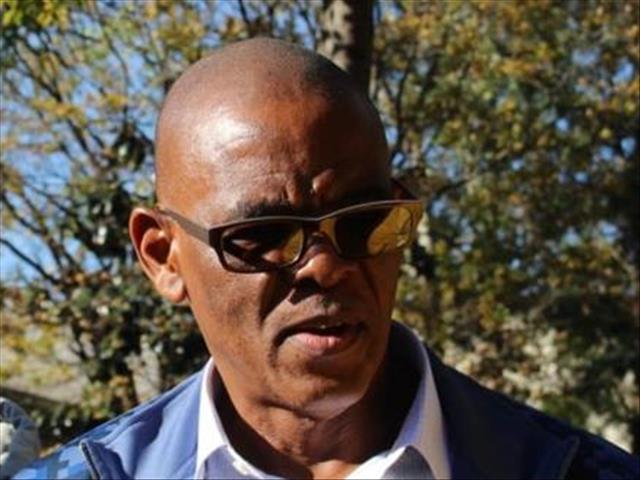 Don’t sing for leaders who are still alive: Magashule   | News Article