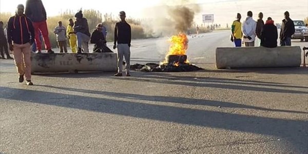 Road barricaded in the Vaal as workers protest | News Article