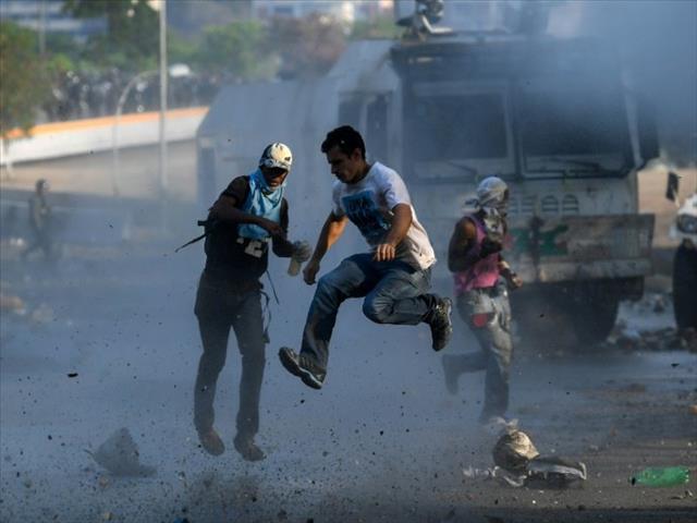 Guaido calls for escalating workers' strikes in Venezuela | News Article