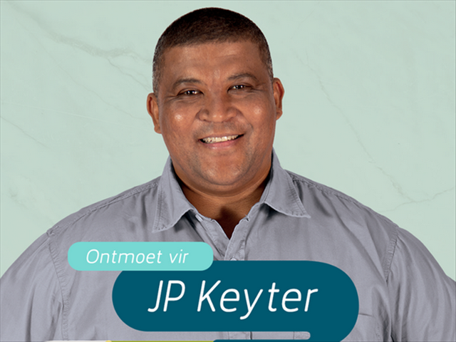 Just Plain Drive: JP Keyter van Via (DSTV kanaal 147) se Landbouweekliks gesels oor...landbou  | News Article