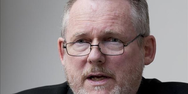 Rob Davies arrives in France for World Trade Organisation gathering | News Article
