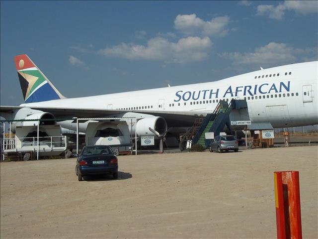 Numsa, cabin crew workers threaten strike at SAA if Vuyani Jarana is not reinstated immediately | News Article
