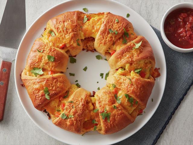 Your Weekend Breakfast Recipe - Bacon, Egg and Cheese Brunch Ring | News Article