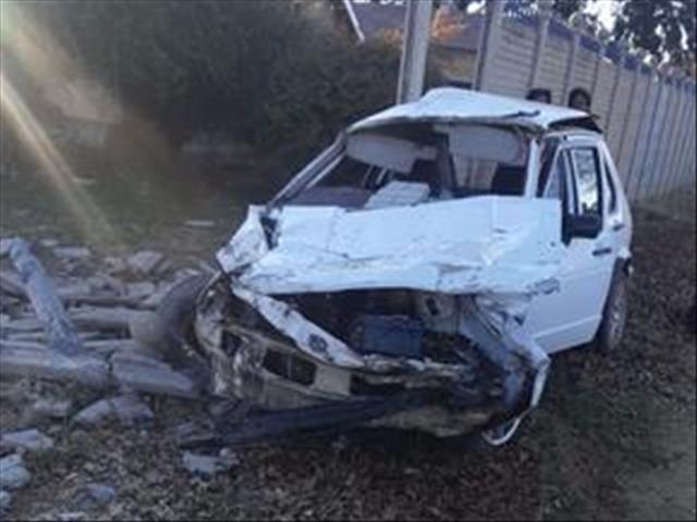 Two injured, one seriously, as car smashes into vibracrete wall | News Article