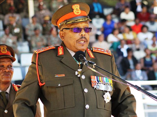 SANDF chief Shoke commends SA soldiers on UN mission in DRC for bravery  | News Article