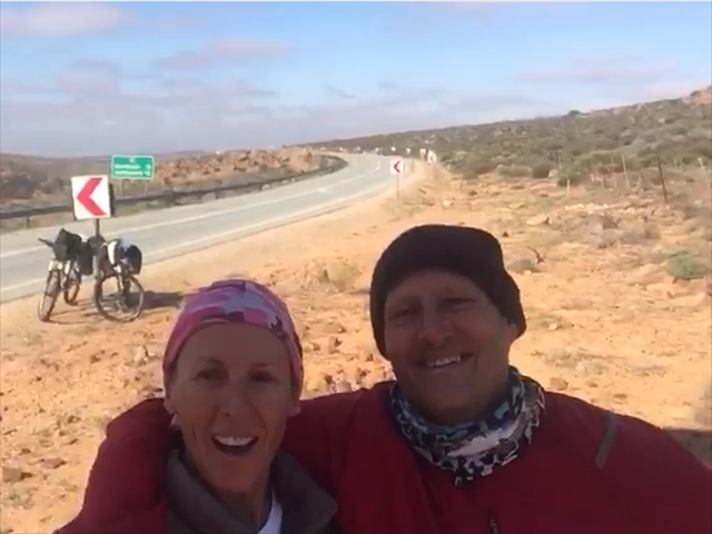 Fietsryers ry vir liefdadigheid | News Article