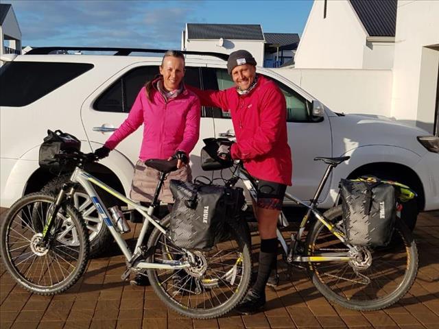 Liefdadigheid-fietsryspan amper by bestemming | News Article