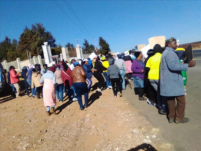 Samwu members take their grievances to Luthuli House | News Article
