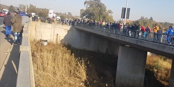 Car overturned on Schoonspruit Bridge Car overturned on Schoonspruit Bridge | News Article