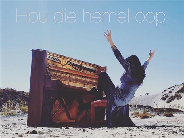 Riana Nel gesels oor haar jongste enkelsnit "Hou die hemel oop" {KLANKtoets met Cyril}  | News Article
