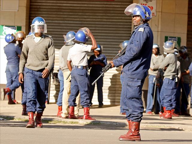 Several injured as Zimbabwean police, protesters clash in Harare | News Article