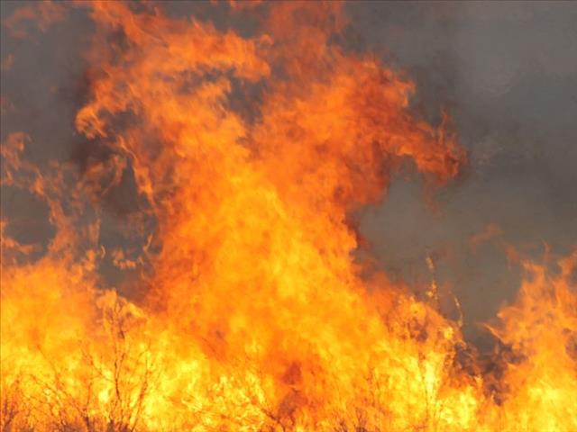 NK LUR besoek familie van brandslagoffer | News Article