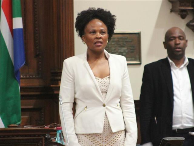  FNB investigating Mkhwebane's bank account | News Article