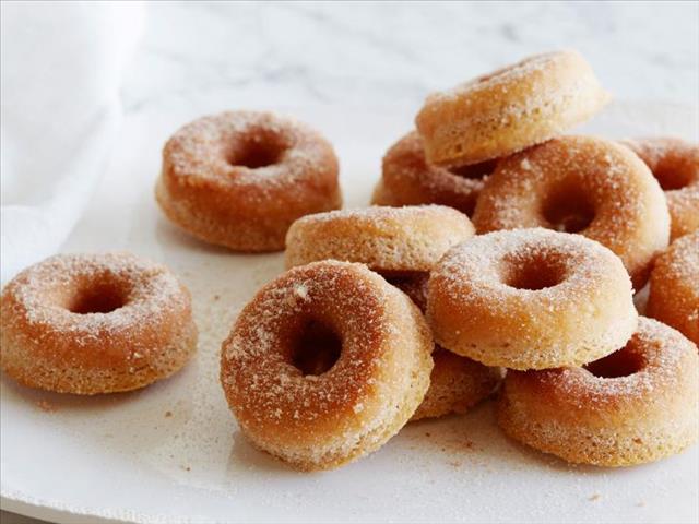 Your Weekend Breakfast Recipe - Cinnamon Baked Doughnuts | News Article