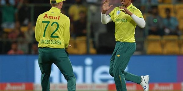 Beuran Hendricks puts Proteas on road to famous victory | News Article