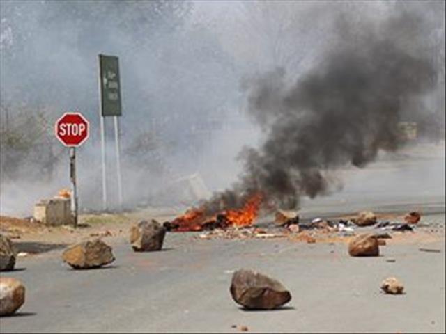 Fed-up NC municipal workers take to Postmasburg’s streets | News Article