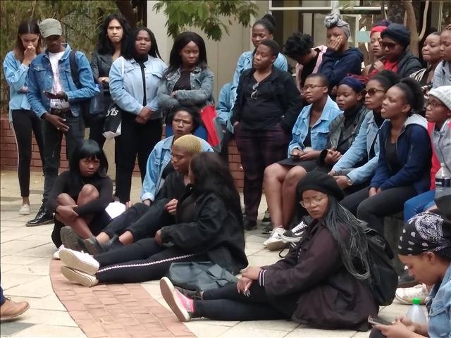 UFS students show solidarity with #AmInext protests | News Article
