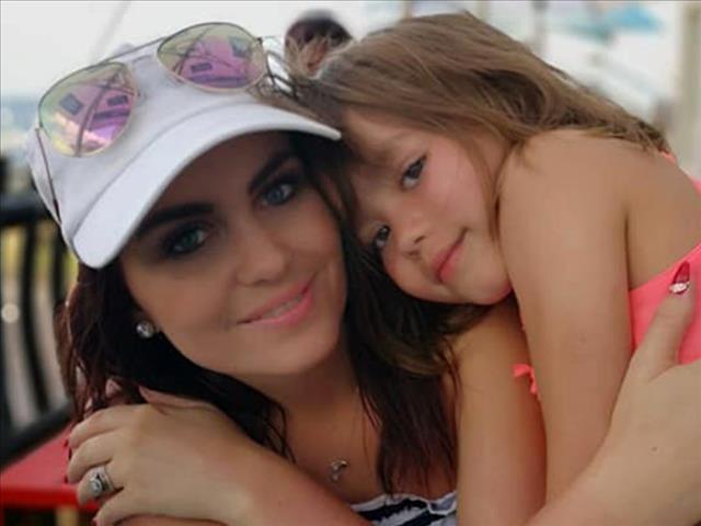 Teacher linked to kidnapping #AmyLeigh friends with mom | News Article