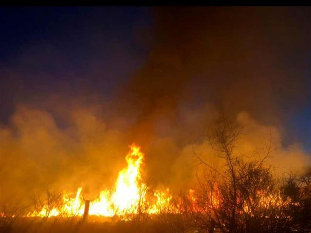 Boere hergroepeer om NW-brand te beveg | News Article